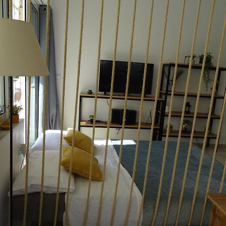 Zeus Bright & New Apartment - 25' Walk To The Acropolis เอเธนส์ ภายนอก รูปภาพ